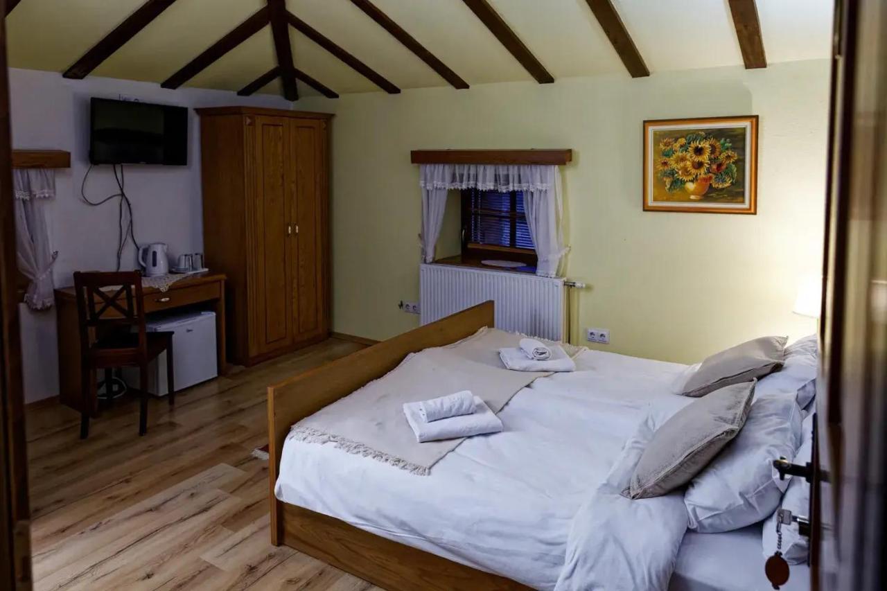 The House Of The Miyaks Hotel Rostusa Kültér fotó
